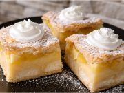 Řezy z listového těsta s pudinkem, piškoty a meruňkami: Recept na bleskový víkendový dezert