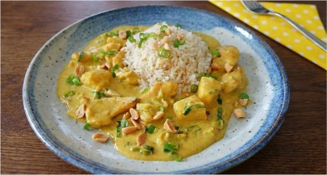 kuřecí kari s ananasem a rýží