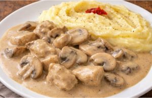 Kuřecí směs se žampiony a smetanou: Jemná omáčka, kterou si děti vyprosí znovu