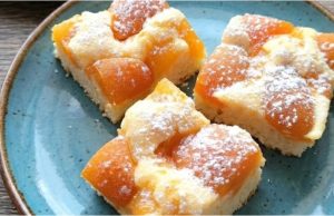 Hrnková bublanina s meruňkami a mandarinkami – rychlá a šťavnatá