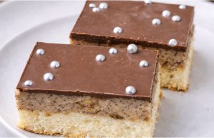 Mocca řezy s rumem a čokoládou – intenzivní kávový dezert na plech