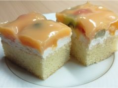 Žravé řezy s ovocem a pudinkovým želé: lehký dezert na plech