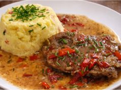 Pivní krkovička na paprice a cibuli: Křehké maso, které se rozplývá na jazyku Marinovaná krkovice na pivu s paprikou – šťavnaté maso s bohatou pivní omáčkou