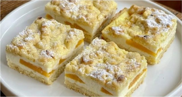 Linecké řezy s tvarohem a ovocem: křehký koláč, který se vždy povede