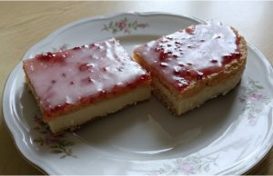 Pražská brusle: tradiční řezy s rumovým krémem a citronovou polevou