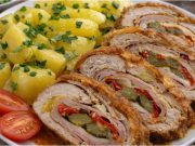 Plněné kuřecí závitky v trojobalu: Recept na šťavnatou delikatesu z pánve i trouby Kuřecí závitky plněné šunkou a sýrem v křupavém trojobalu