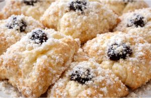 Rychlé tvarohové šátečky z listového těsta: Chuť domácích koláčů bez kynutí