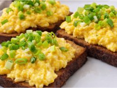 Poctivé Šumavské topinky s vajíčkem, po kterých se jen zapráší