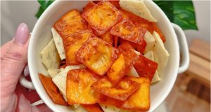 Křupavé sýrové lupínky z jednoho sýra – rychlý snack k filmu