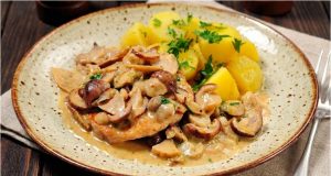 Kotlety na houbách se smetanou – poctivý český oběd, který nikdy nezklame