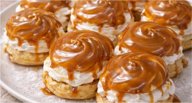 Domácí větrníky s karamelovou polevou a poctivým krémem Domácí větrníky s karamelovou polevou a poctivým krémem