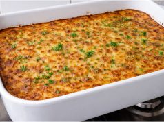 Zapomeňte na mastnou pánev: Zapečený bramborák z trouby je křupavý a úplně bez drhnutí