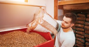 Skladování pelet pro maximální výdrž a výhřevnost