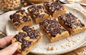 Zdravé mlsání: Cizrnový zákusek s arašídy a čokoládou!