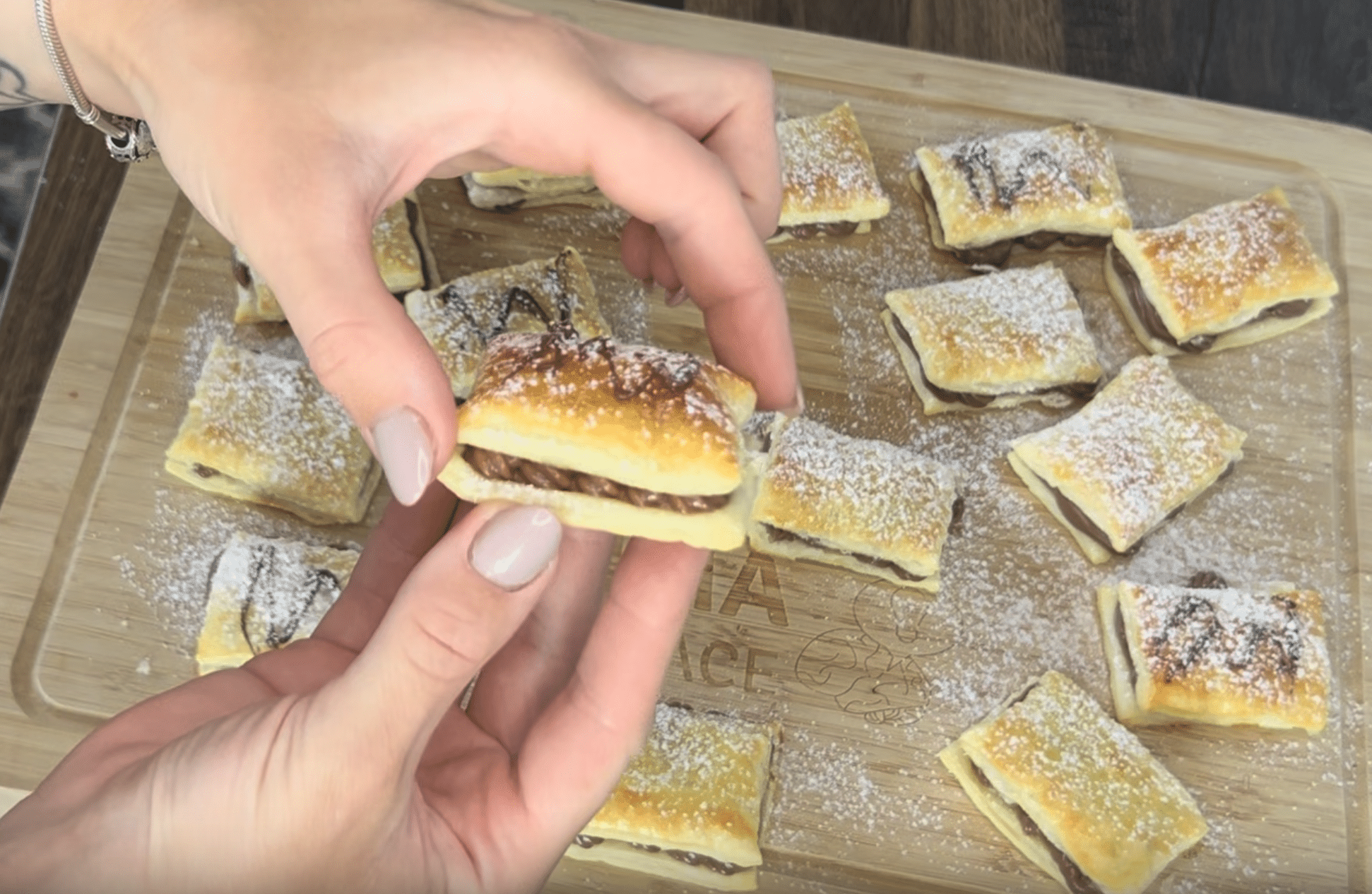 Bleskové listové obláčky s Nutellou a Mascarpone: Luxusní dezert za pár korun, který upečete za 15 minut