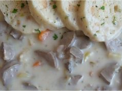 Pajšl na talíři s houskovým knedlíkem.