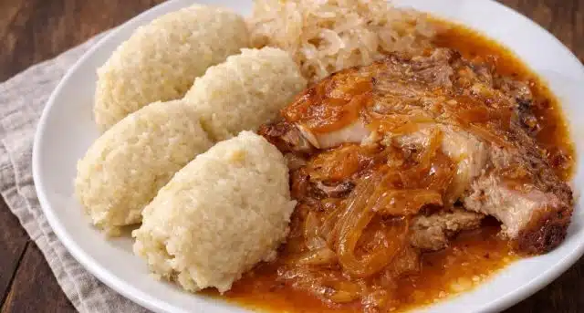 Jihočeské bosáky: tradiční bramborové knedlíky z vařených i syrových brambor