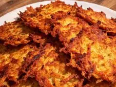 Křupavé bramboráky se slaninou: Staročeský recept z brambor, u kterého se poperete o poslední kousek! Staročeské bramboráky se slaninou: křupavá klasika z 2,5 kg brambor