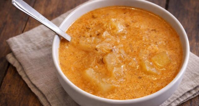 Couračka nandaná na talíři.