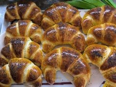 Nadýchané domácí loupáky s mákem: Bleskový hrnečkový recept, který provoní celý dům a zvládne ho každý! Domácí loupáky s mákem: Nadýchané hrnečkové kynuté pečivo jako z pekárny