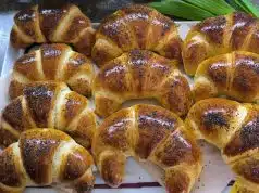 Domácí loupáky s mákem: Nadýchané hrnečkové kynuté pečivo jako z pekárny