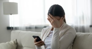 Manžel byl na „služební cestě“. Pak mi pípla notifikace z donáškové služby a můj svět skončil