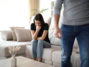 Vězení jménem „hodná holka“: Manžel mi zakazuje knihy i kamarádky, chce ze mě mít kopii své matky