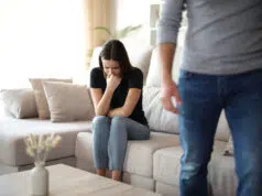 Vězení jménem „hodná holka“: Manžel mi zakazuje knihy i kamarádky, chce ze mě mít kopii své matky