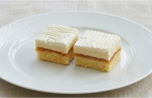 Výborné jablečno-pudinkové řezy: Nadýchaný korpus a sametová náplň