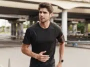 Jaká pánská trička jsou nejlepší na sport a cvičení?