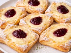 Kapsičky z listového těsta s vanilkovým pudinkem: rychlá sladká dobrota ke kávě