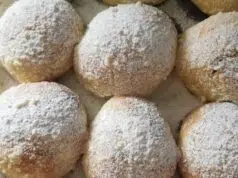 Křehké domácí koláčky jako pírko: Tajemství pěti žloutků a vláčného těsta