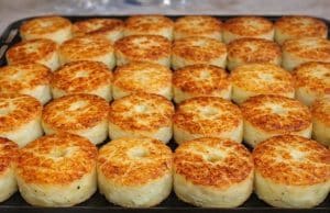 Křupavé bramboráčky se šunkou a sýrem: rychlá domácí večeře z vařených brambor