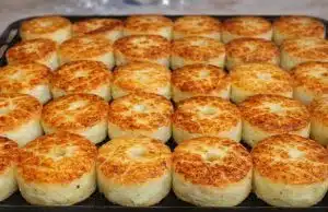 Křupavé bramboráčky se šunkou a sýrem: rychlá domácí večeře z vařených brambor