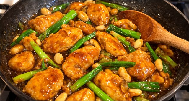 Kuřecí Kung-Pao jako z restaurace: rychlá asijská klasika s arašídy