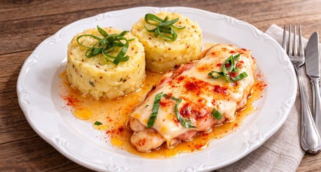 Obložený kuřecí plátek se sýrem: rychlý oběd jako z restaurace