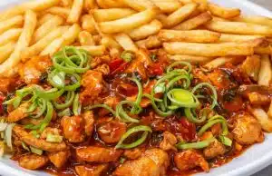 Pikantní kuřecí minutka se zeleninou: Rychlá večeře hotová za pár minut