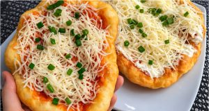 Vláčné domácí langoše s jogurtem Domácí langoše z jogurtového těsta: nadýchané, křupavé a lepší než ze stánku