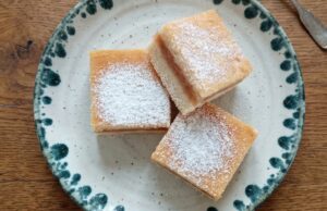 Litý jablečný koláč ze dvou vrstev: Šťavnatý moučník, který se vždy povede