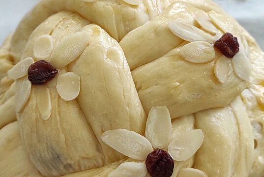 Tradiční velikonoční mazanec s vanilkou: Nadýchaný symbol jara