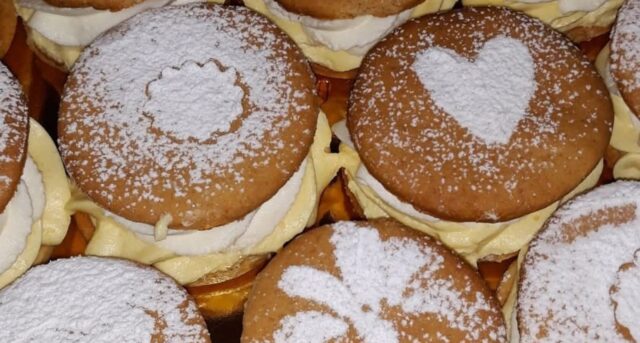 Medové krémeše jako malé jednohubky: luxusní dezert s vanilkovým krémem