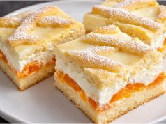 Tvarohový mřížkový koláč s meruňkami: Tradiční recept na rodinný plech