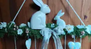 Zapomeňte na klasický věnec: Tento jarní závěs z větve a mechu ovládne vaše dveře