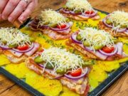 Obložené vepřové kotlety z jednoho plechu: Šťavnatý oběd bez hromady nádobí