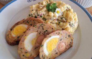 Plněná vepřová sekaná s kadeřávkem: Šťavnatá klasika v moderním kabátku