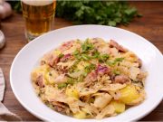 Sedlácká bída, co chutná jako královské hody Sedlácká bída na talíři.