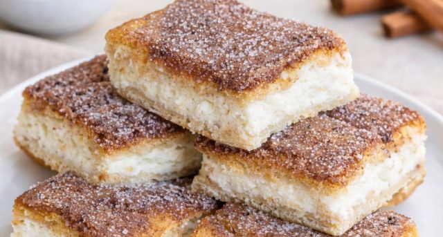 Křupavé skořicové řezy z listového těsta s vanilkovým krémem