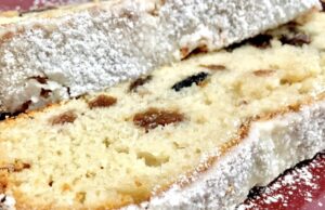 Velikonoční chlebíček s rumovým ovocem: Nadýchaný skvost v máslovém kabátku