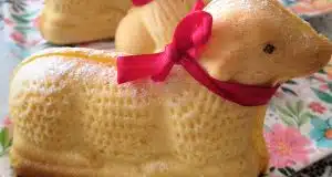 Velikonoční beránek z nadýchaného těsta Velikonoční beránek z vláčného třeného těsta: recept, který se vždy dokonale vyklopí