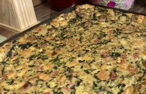 Poctivá velikonoční nádivka s uzeným masem a špenátem: Tradice na velký plech